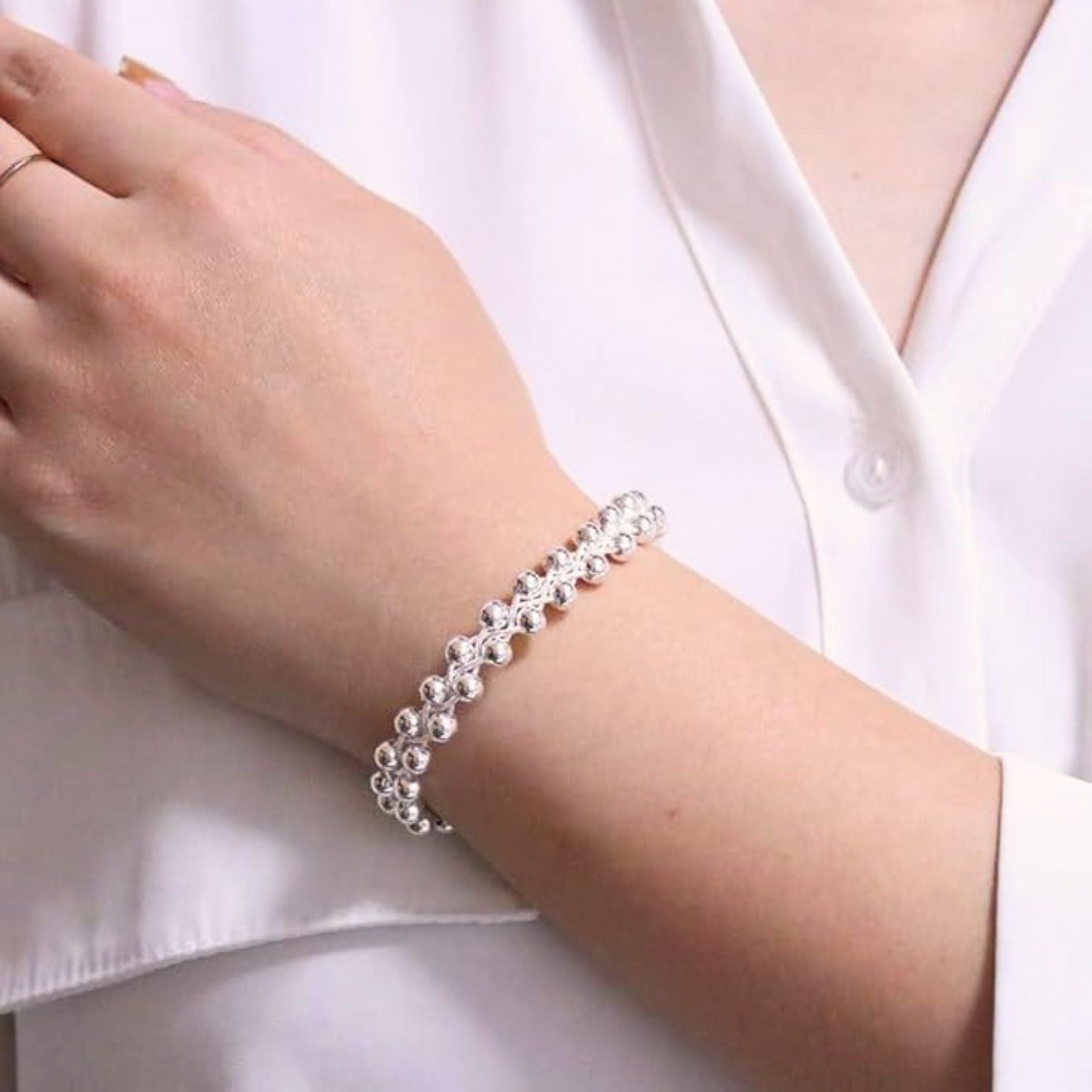 Sterling Silver 925 Bead Bracelet 20cm Woman wearing view